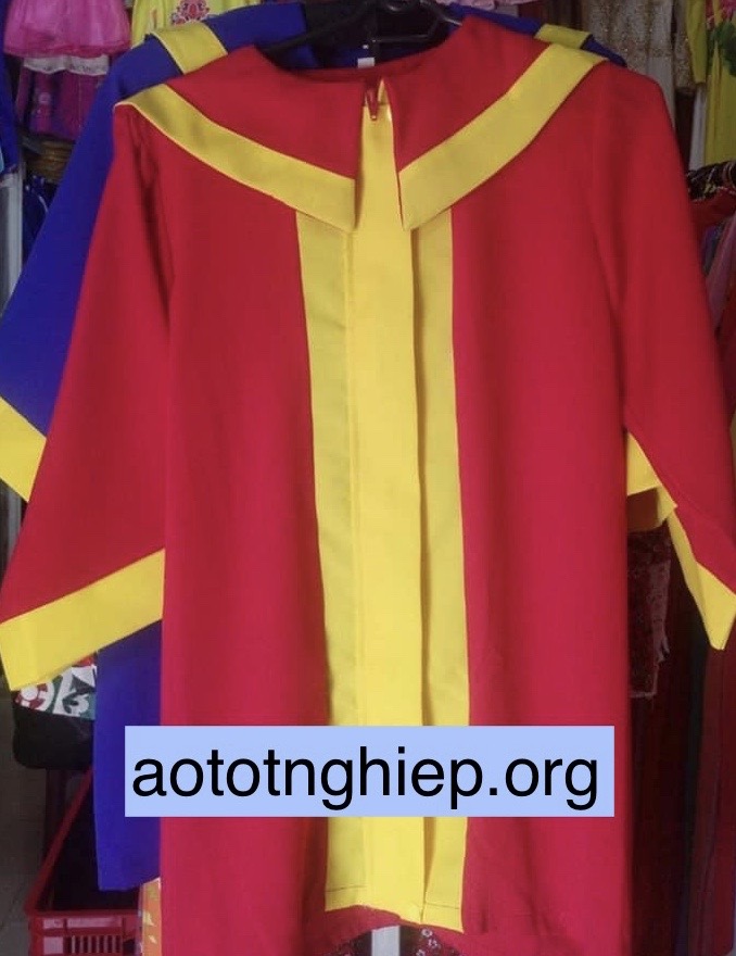 le phuc tốt nghiep hcm